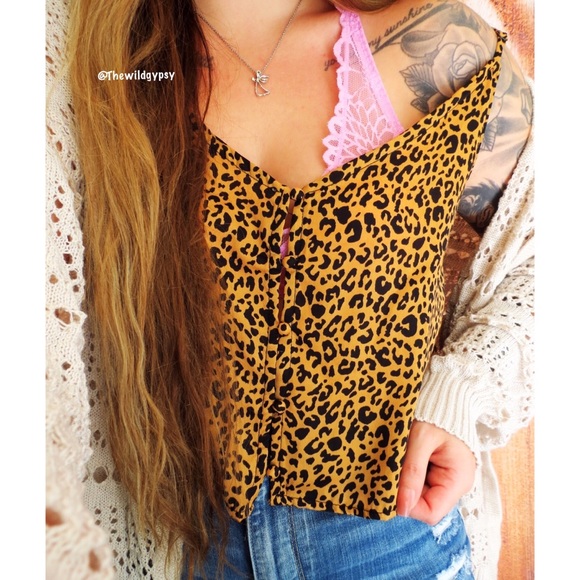 wild fable Tops - NWT Cheetah slouchy cropped tank 🌜